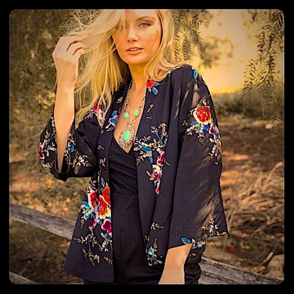 LAST BOHEMIAN Black Floral Top KIMONO Shawl